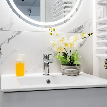 Pileckiego 59 Free Parking By Perfect