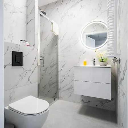 Pileckiego 59 Free Parking By Perfect *